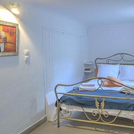 Aria Plaka Residence Атина Екстериор снимка